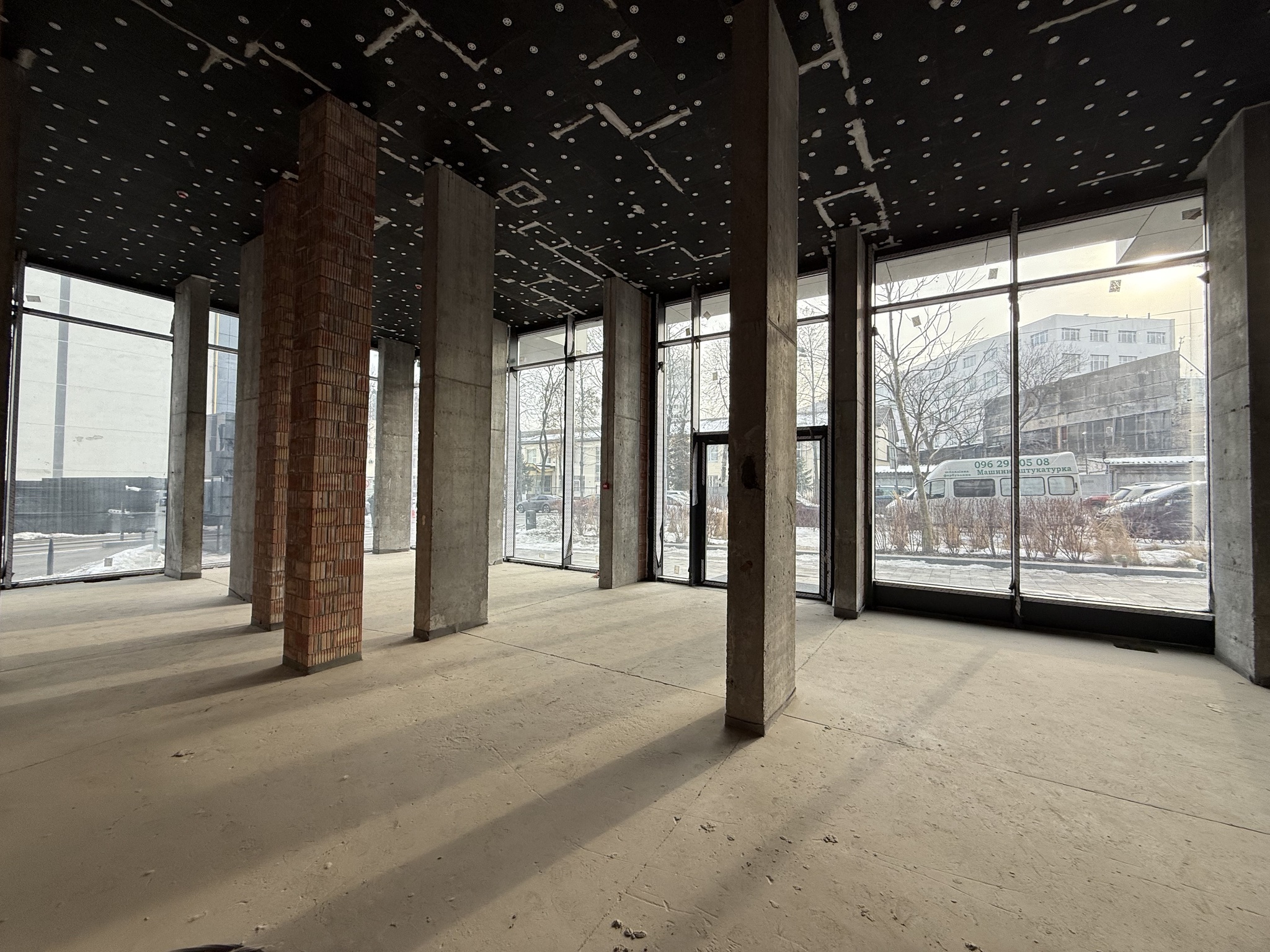 Аренда торгового помещения 113 м², Семьи Хохловых ул., ул.12