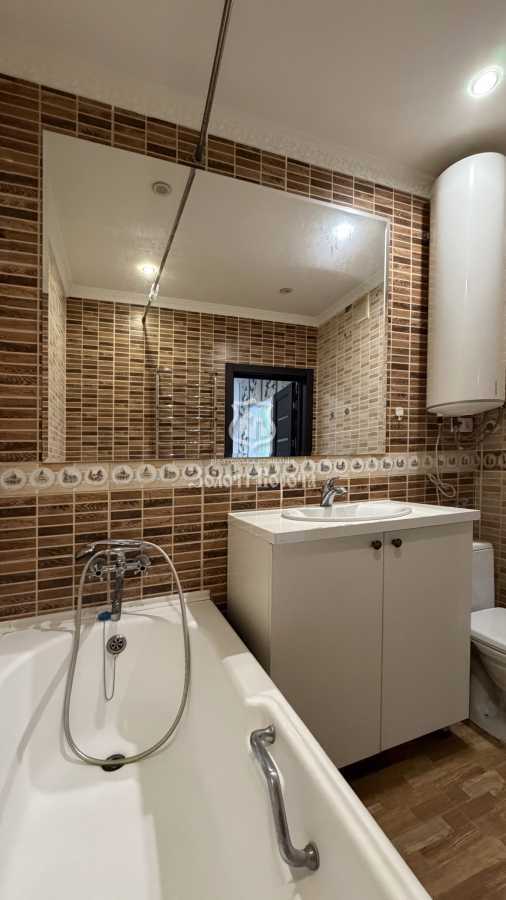 Продажа 1-комнатной квартиры 55 м², Ревуцкого ул., 9