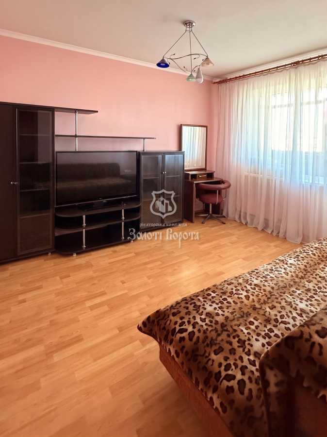 Продажа 3-комнатной квартиры 72.2 м², Владимира Маяковского просп., 8Б