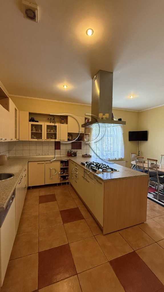Продаж будинку 197 м², Травнева вулиця