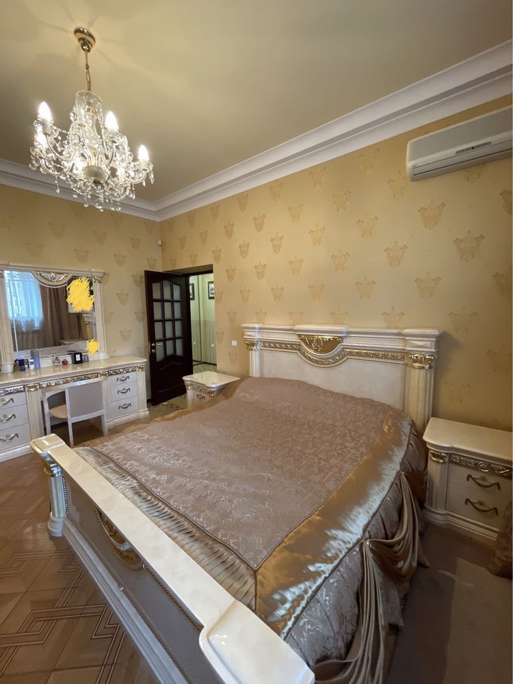 Продажа 5-комнатной квартиры 145 м², Титова ул., 17