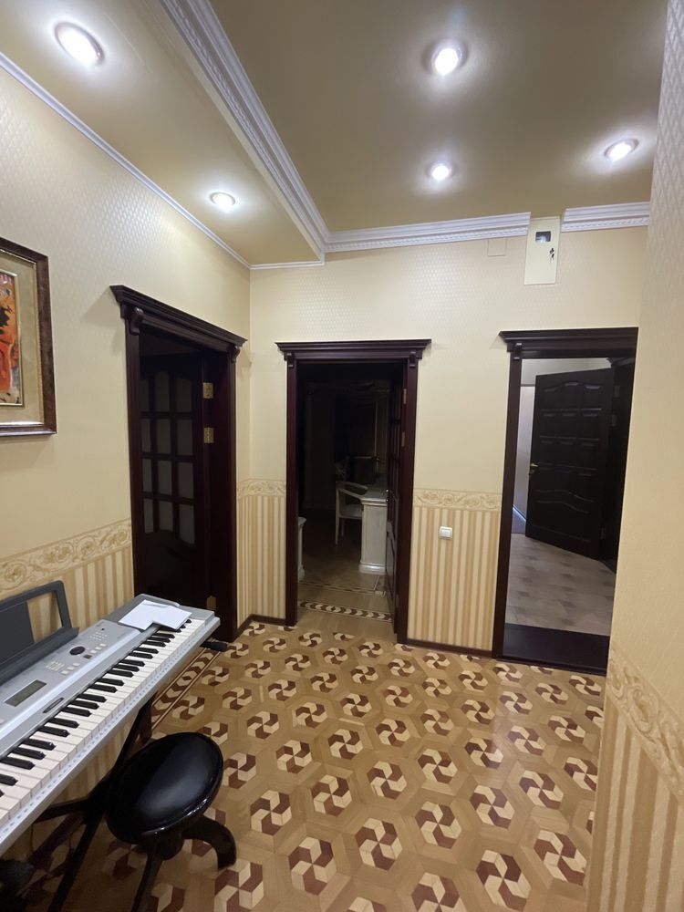 Продажа 5-комнатной квартиры 145 м², Титова ул., 17