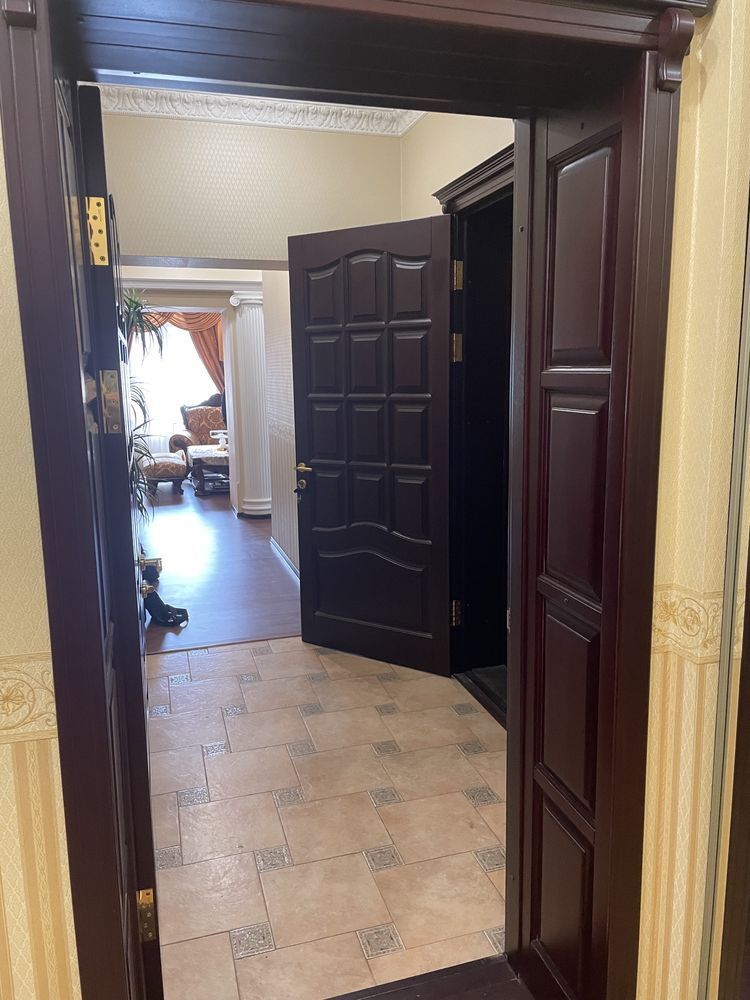 Продажа 5-комнатной квартиры 145 м², Титова ул., 17