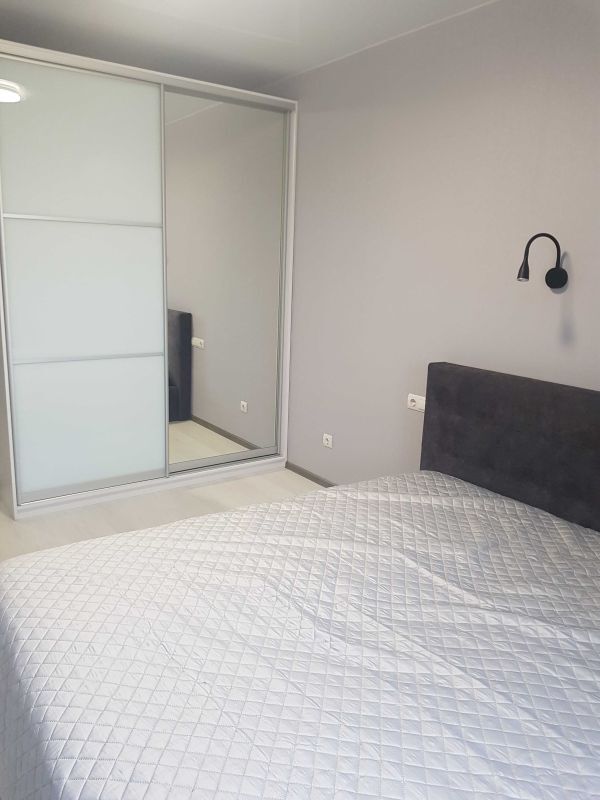 Продажа 1-комнатной квартиры 49 м², Славы бул., 45