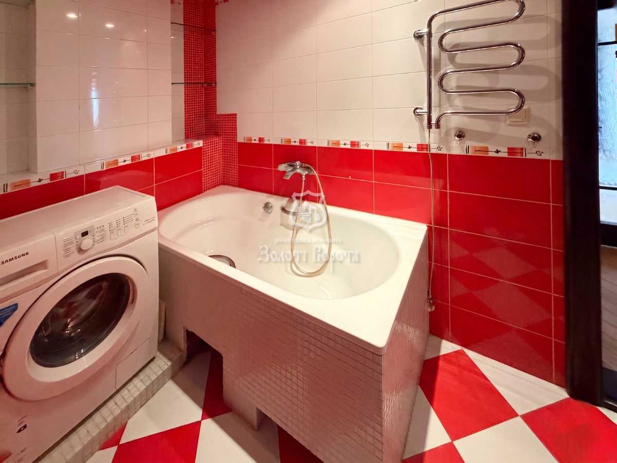 Продажа 4-комнатной квартиры 160 м², Жилянская ул., 59