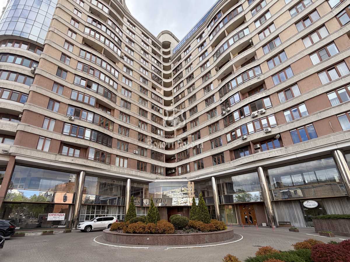 Продажа 4-комнатной квартиры 160 м², Жилянская ул., 59
