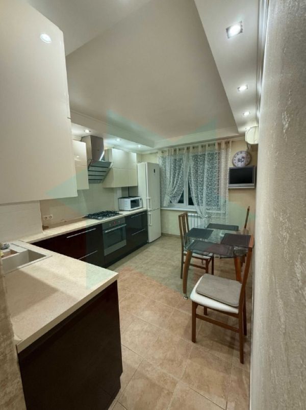 Аренда 3-комнатной квартиры 69 м², Героев просп., 46