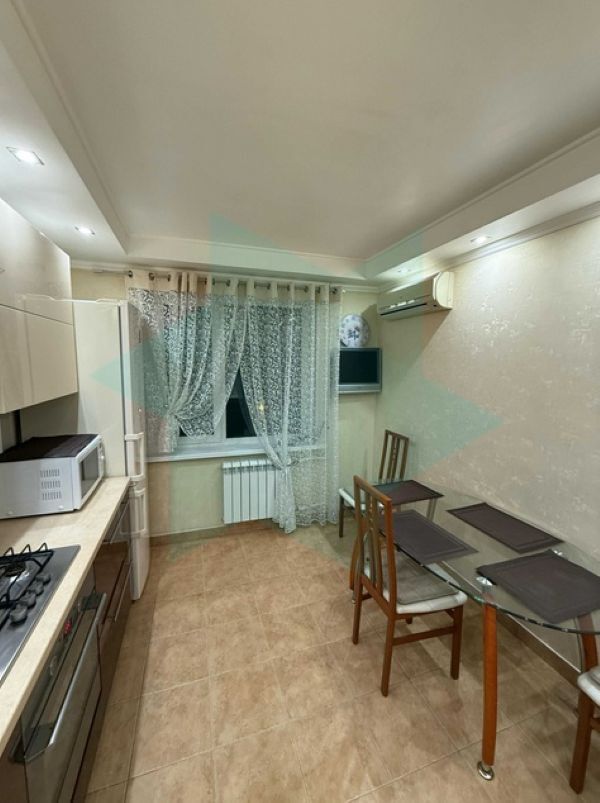 Аренда 3-комнатной квартиры 69 м², Героев просп., 46