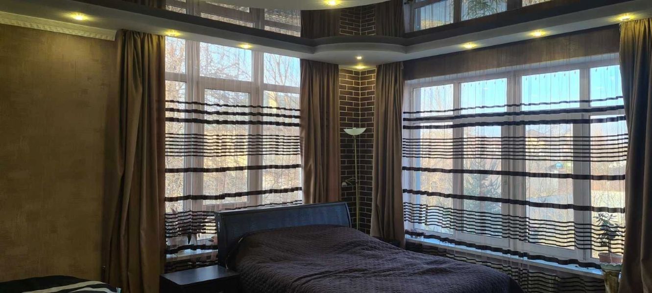 Продажа 5-комнатной квартиры 298 м², Максима Рыльского ул.