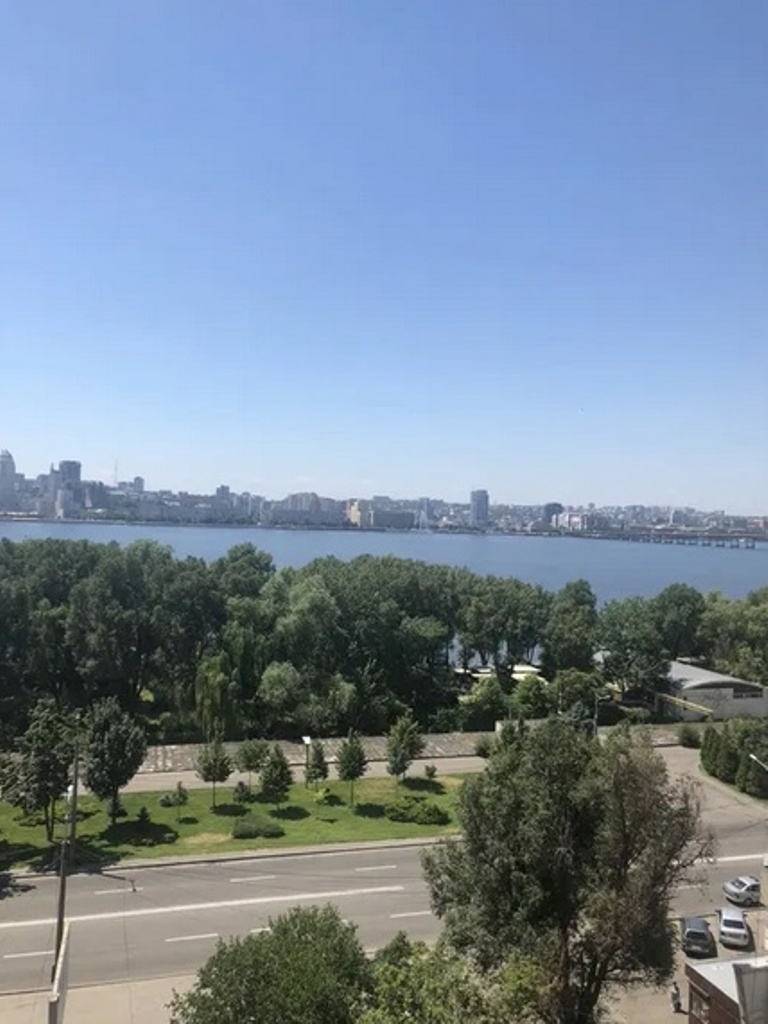 Продажа 3-комнатной квартиры 63 м², Маршала Малиновского ул., 36