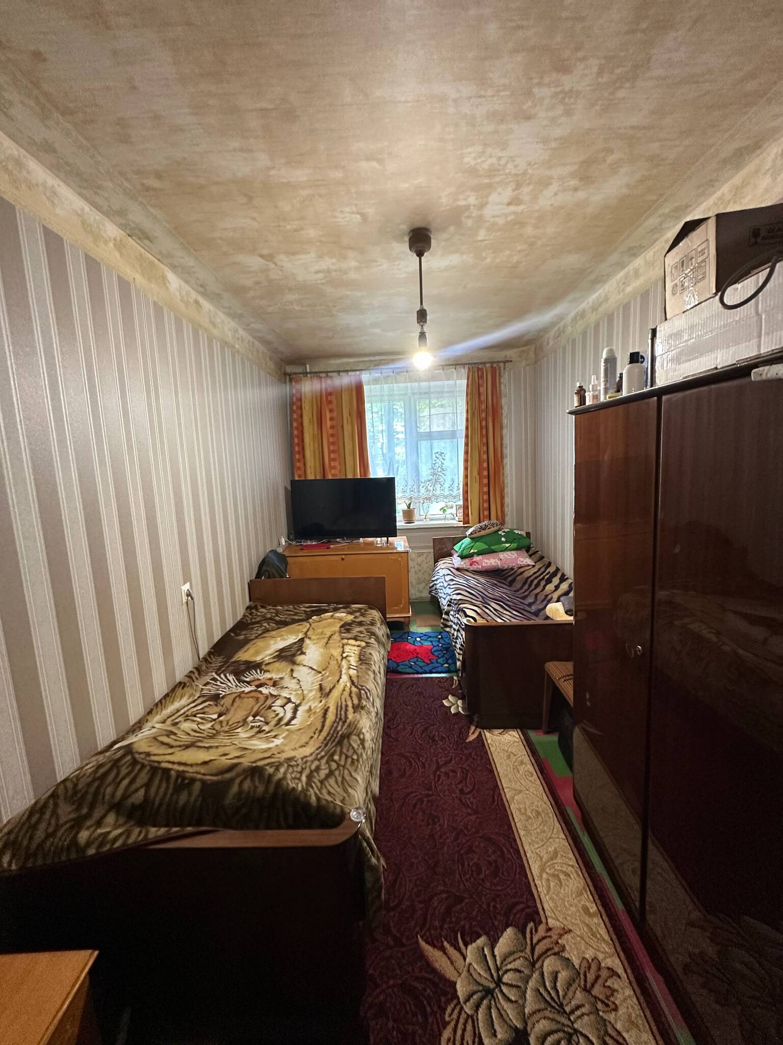 Продажа 3-комнатной квартиры 57 м², Александра Поля просп.