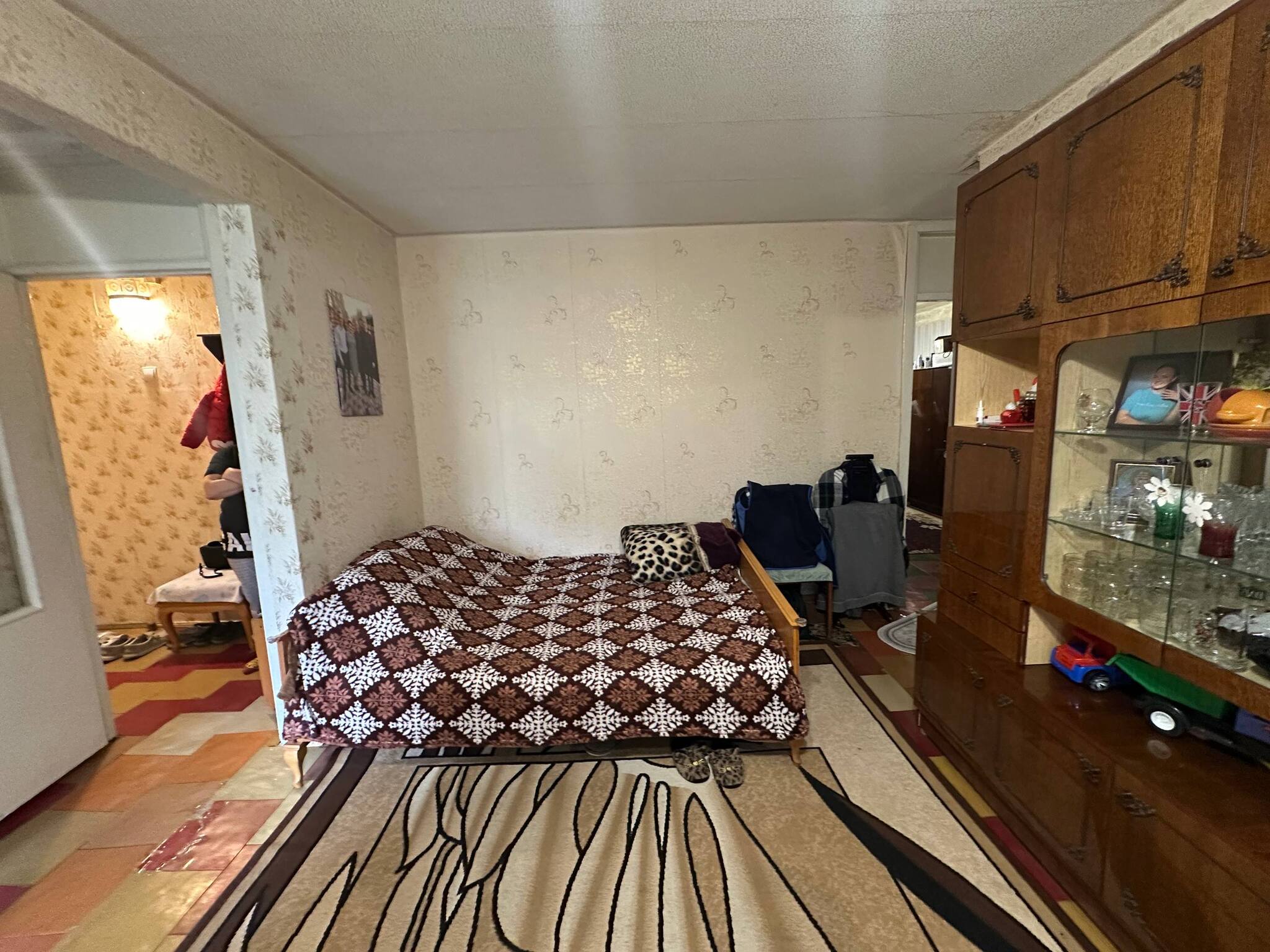 Продажа 3-комнатной квартиры 57 м², Александра Поля просп.
