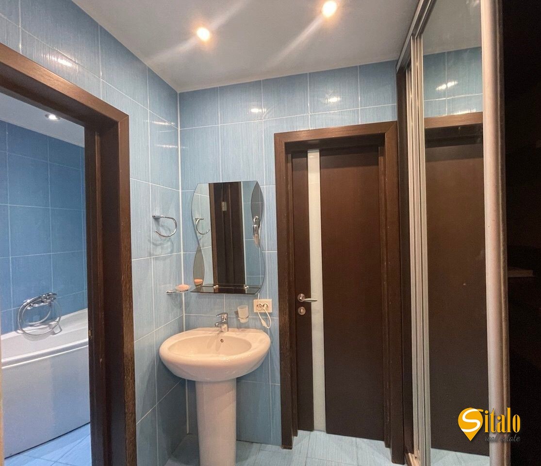 Продажа 3-комнатной квартиры 65 м², Кавказская ул.