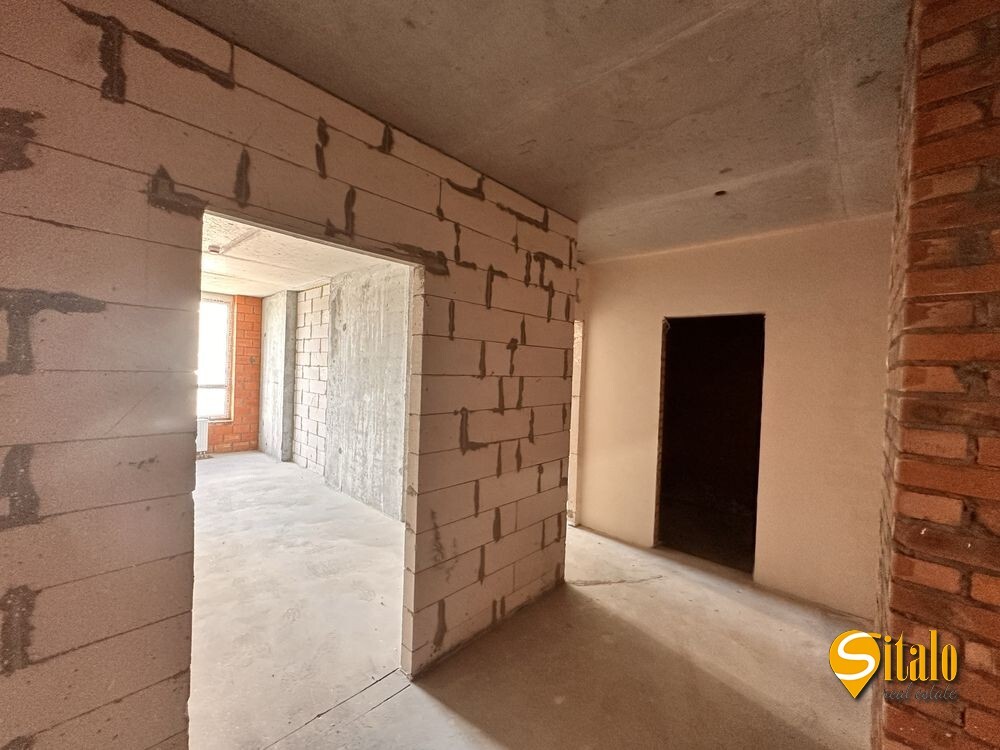 Продажа 2-комнатной квартиры 75.6 м², Днепровская наб.