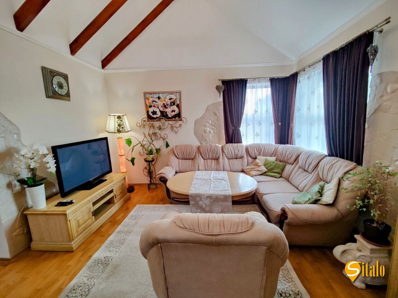 Продаж будинку 250 м²