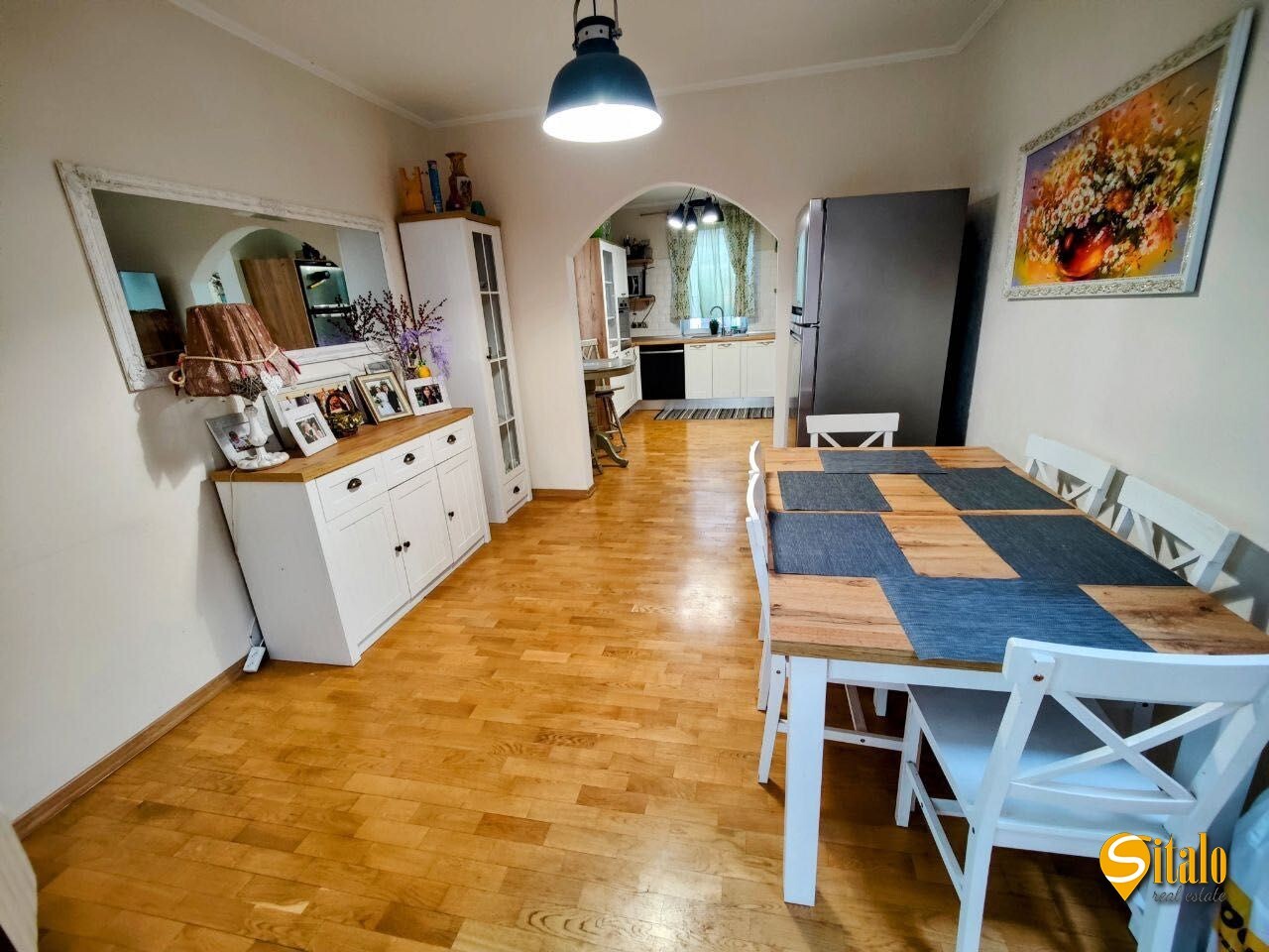 Продаж будинку 250 м²