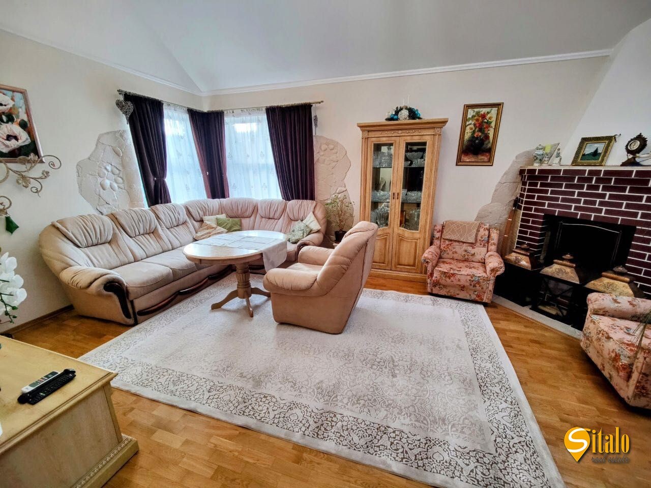 Продаж будинку 250 м²