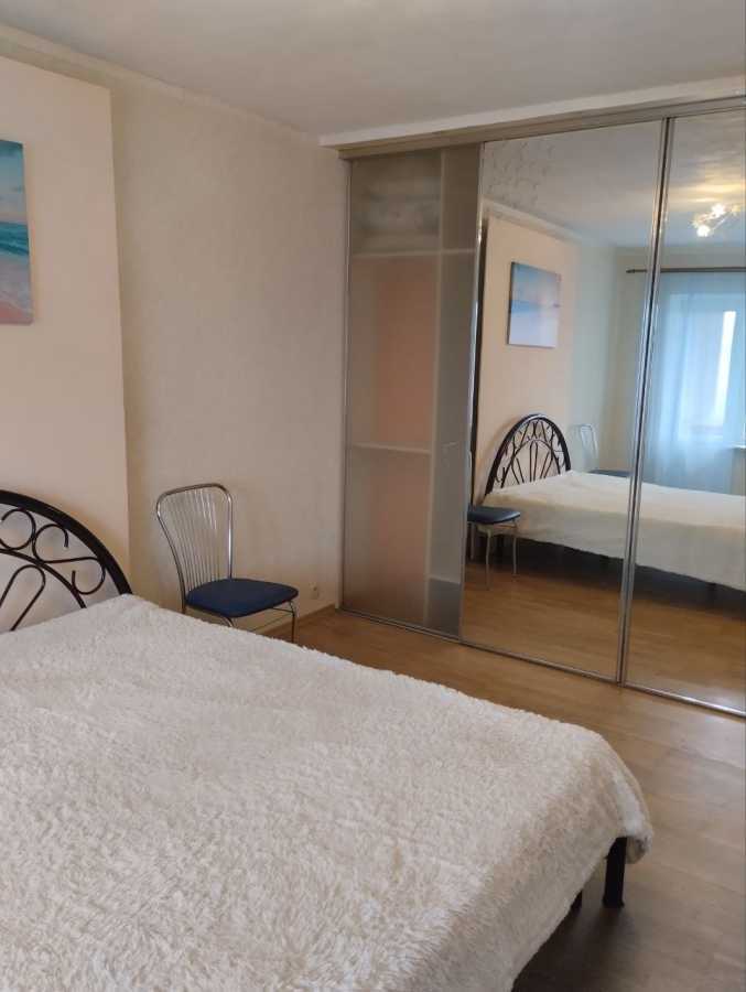 Оренда 1-кімнатної квартири 40 м², Героїв Дніпра вул., 40А