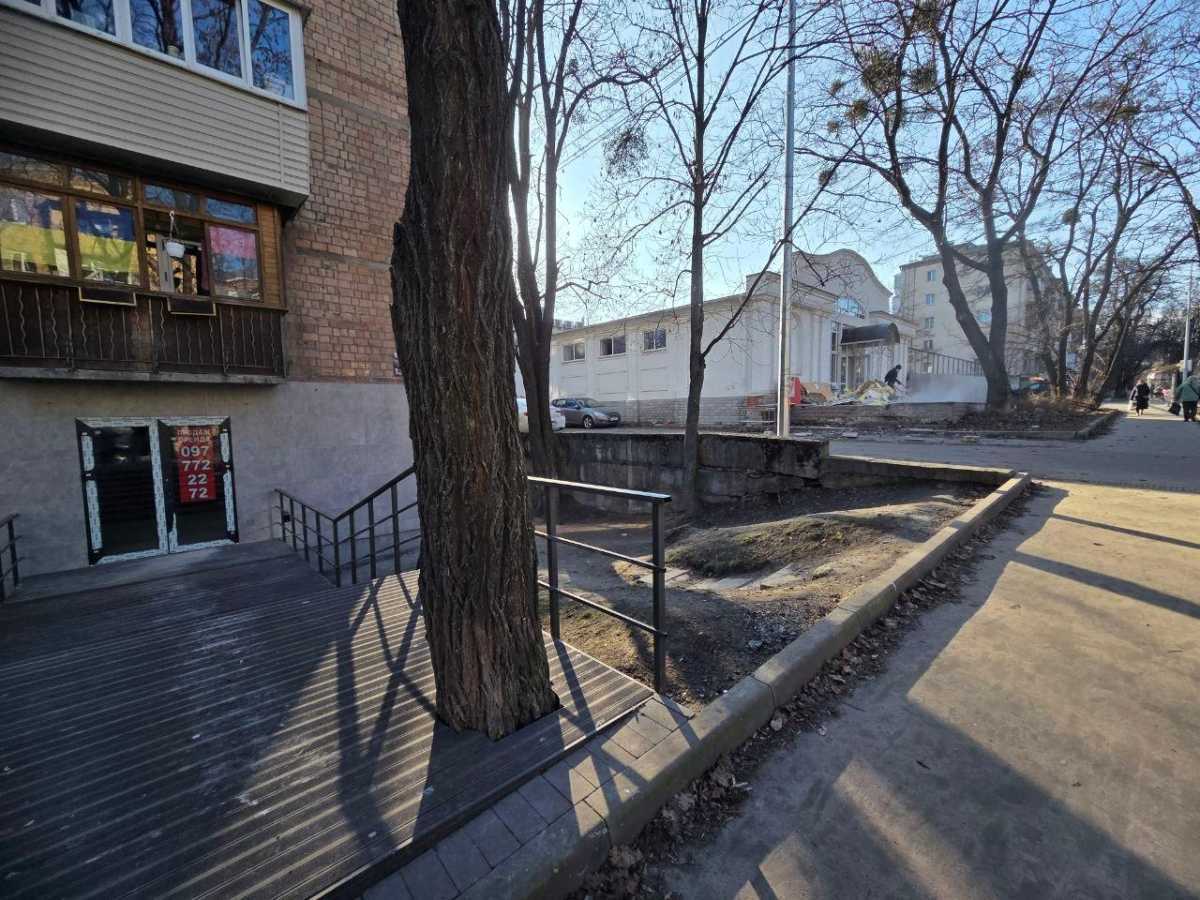 Аренда другого торгового помещения 50 м², Червонопільська, 13/16