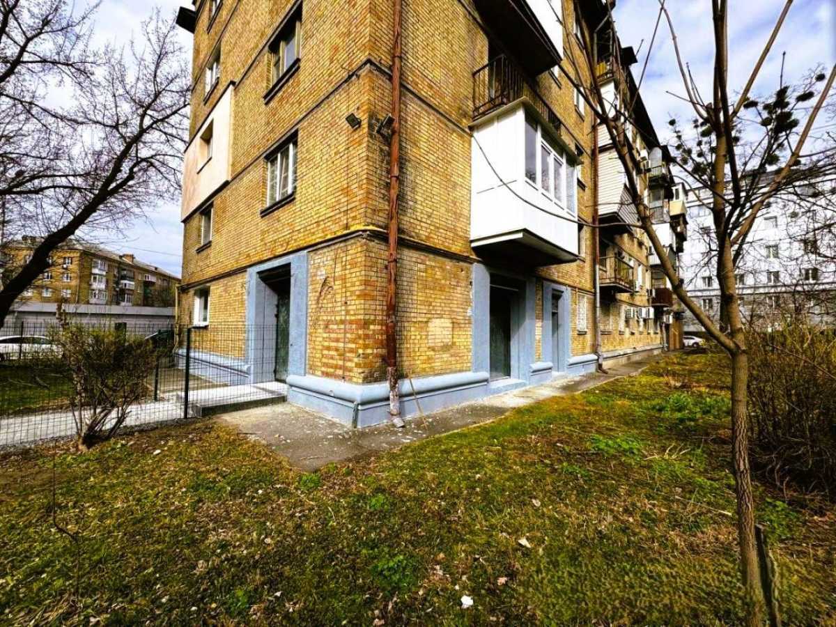 Аренда другого торгового помещения 50 м², Александра Копыленко ул., 3