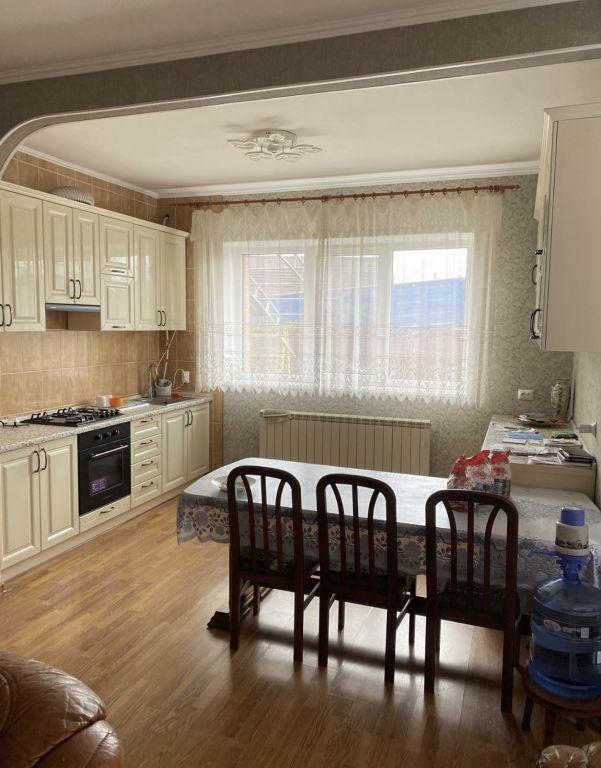 Продаж будинку 230 м²