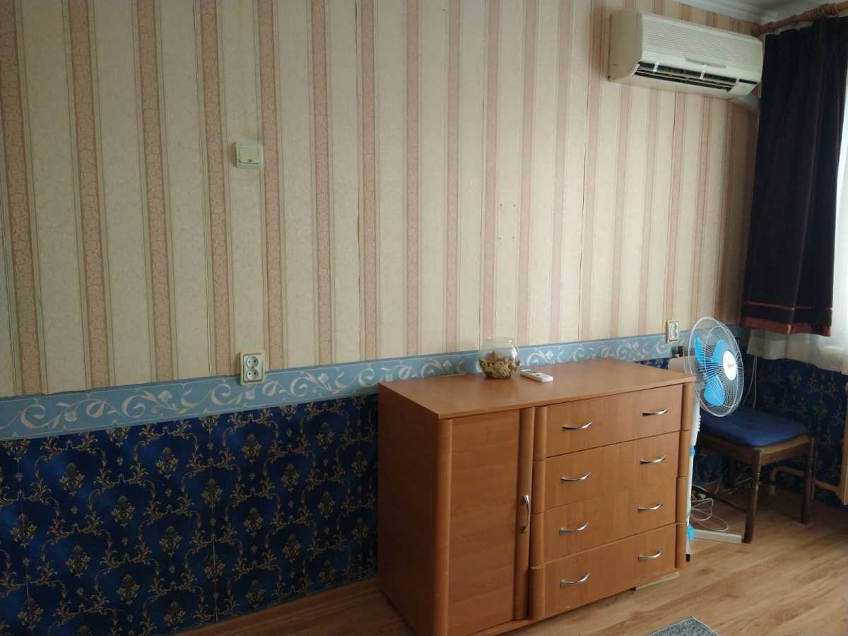 Оренда 1-кімнатної квартири 30 м², Перова бул.