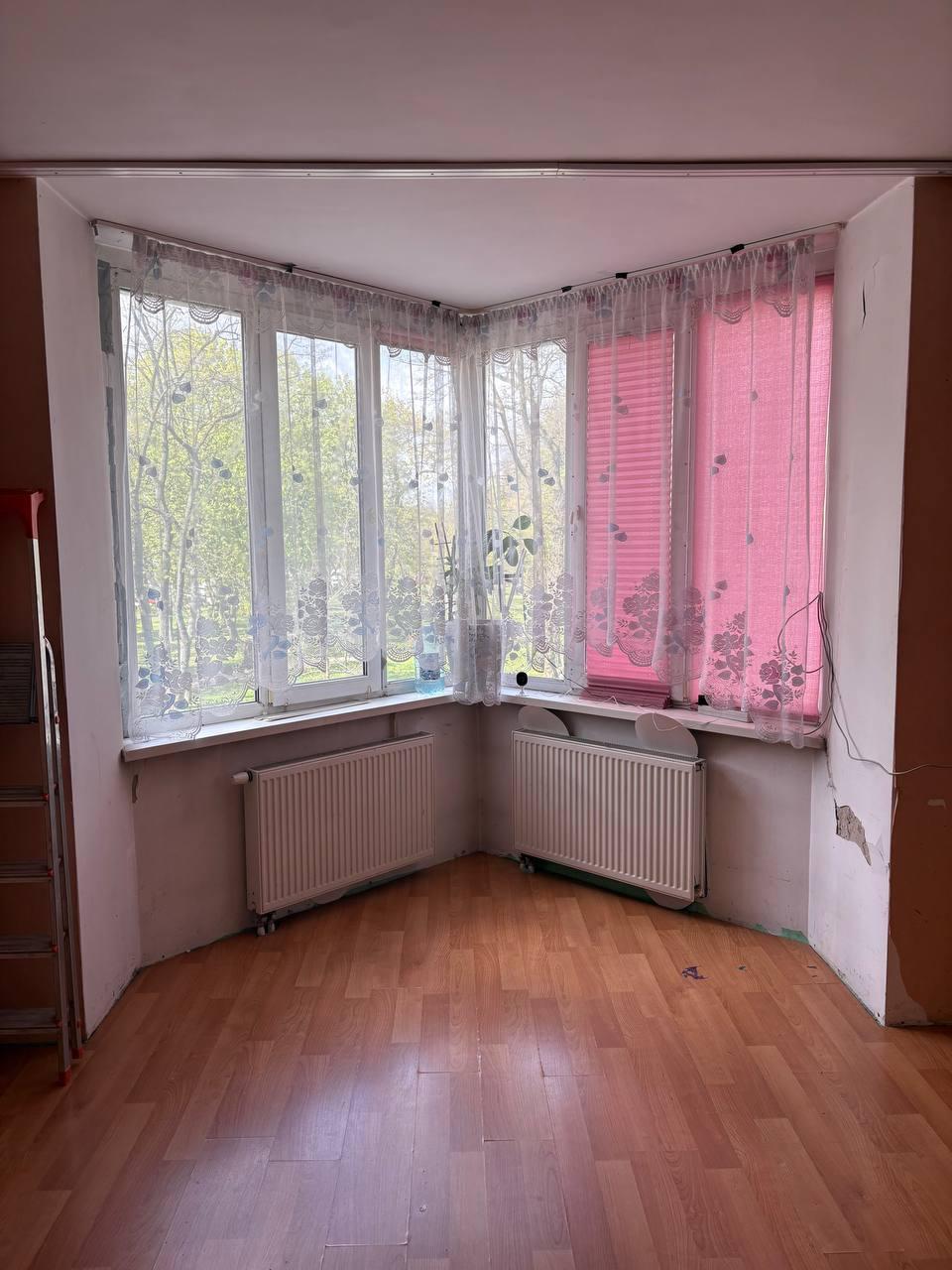 Продаж 2-кімнатної квартири 70 м², Салютна вул., 1Б