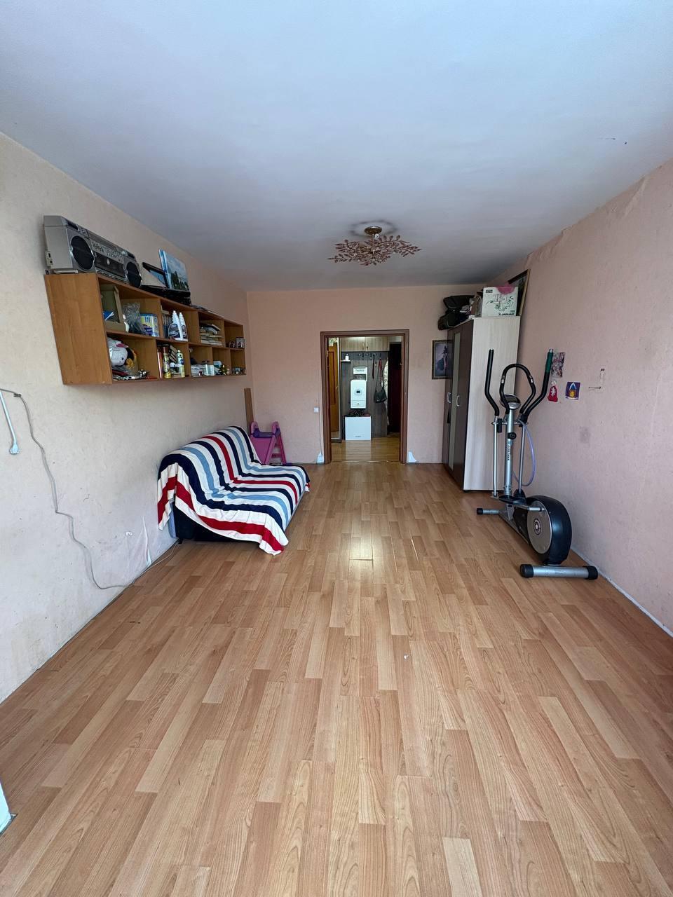 Продаж 2-кімнатної квартири 70 м², Салютна вул., 1Б
