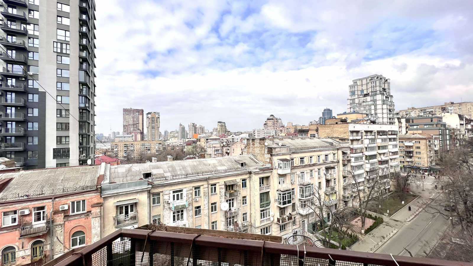 Оренда 3-кімнатної квартири 93 м², Паньковська вул., 27/78