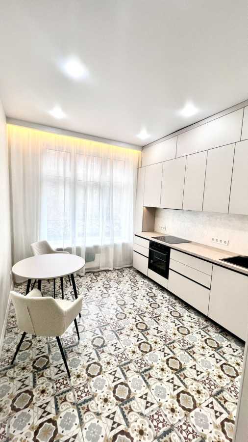 Оренда 1-кімнатної квартири 38 м², Михайла Бойчука вул.