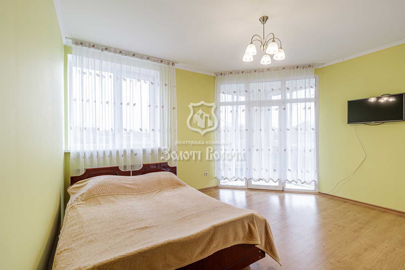 Продаж 2-кімнатної квартири 54.6 м², Петра Дорошенка вул., 9
