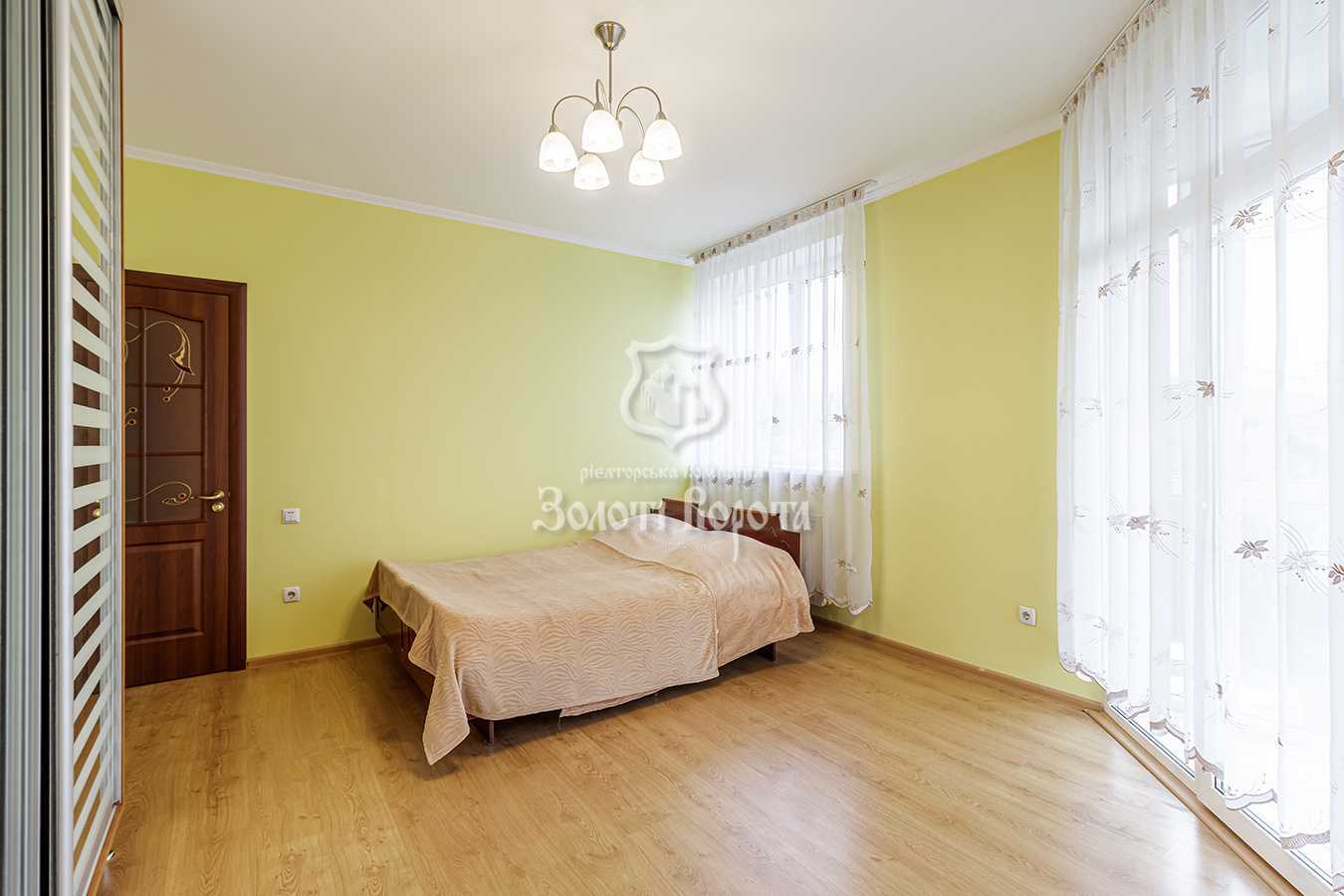 Продаж 2-кімнатної квартири 54.6 м², Петра Дорошенка вул., 9