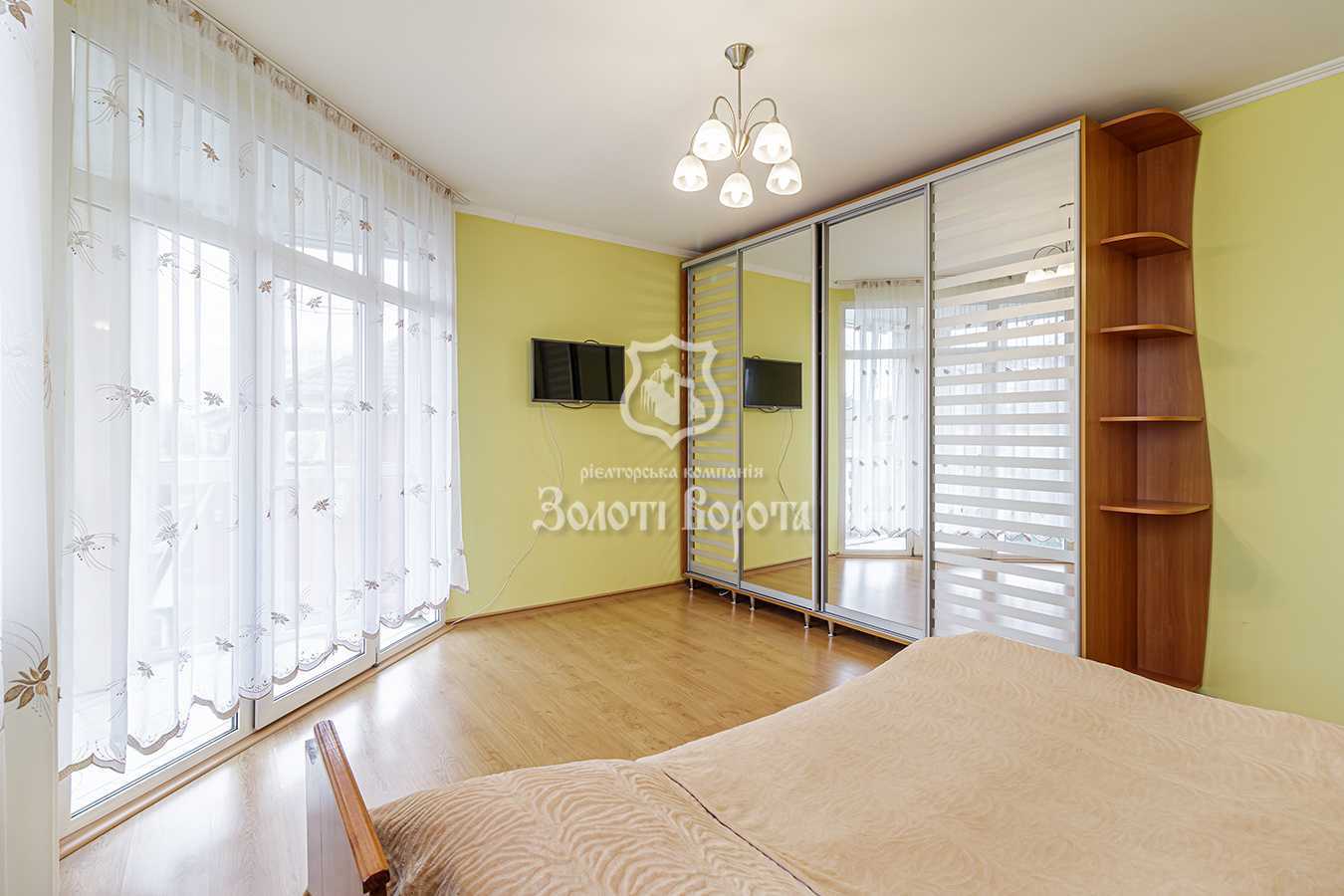 Продаж 2-кімнатної квартири 54.6 м², Петра Дорошенка вул., 9