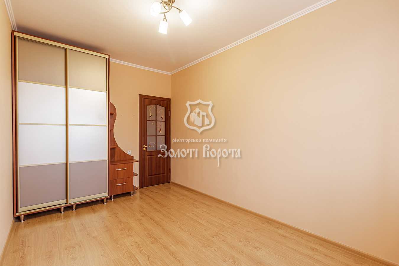 Продаж 2-кімнатної квартири 54.6 м², Петра Дорошенка вул., 9