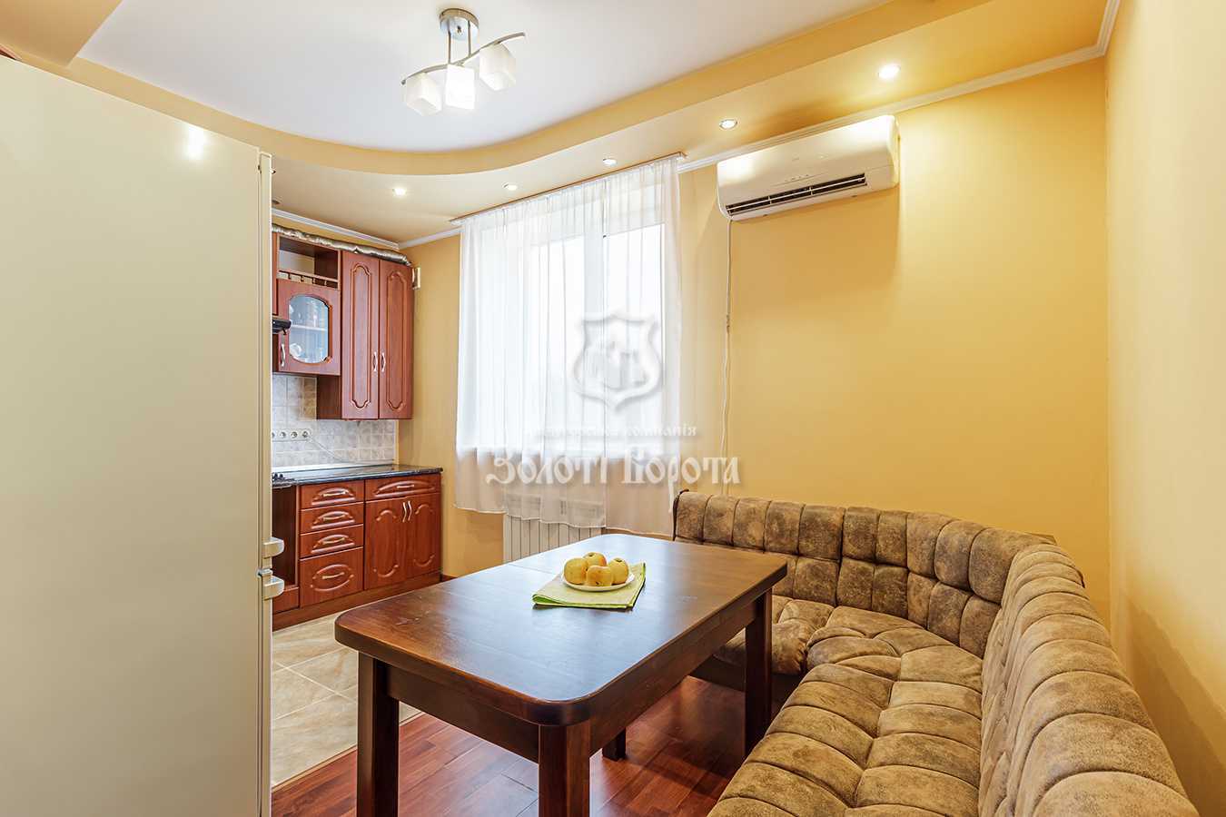 Продаж 2-кімнатної квартири 54.6 м², Петра Дорошенка вул., 9