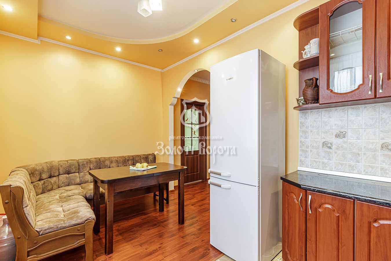 Продаж 2-кімнатної квартири 54.6 м², Петра Дорошенка вул., 9