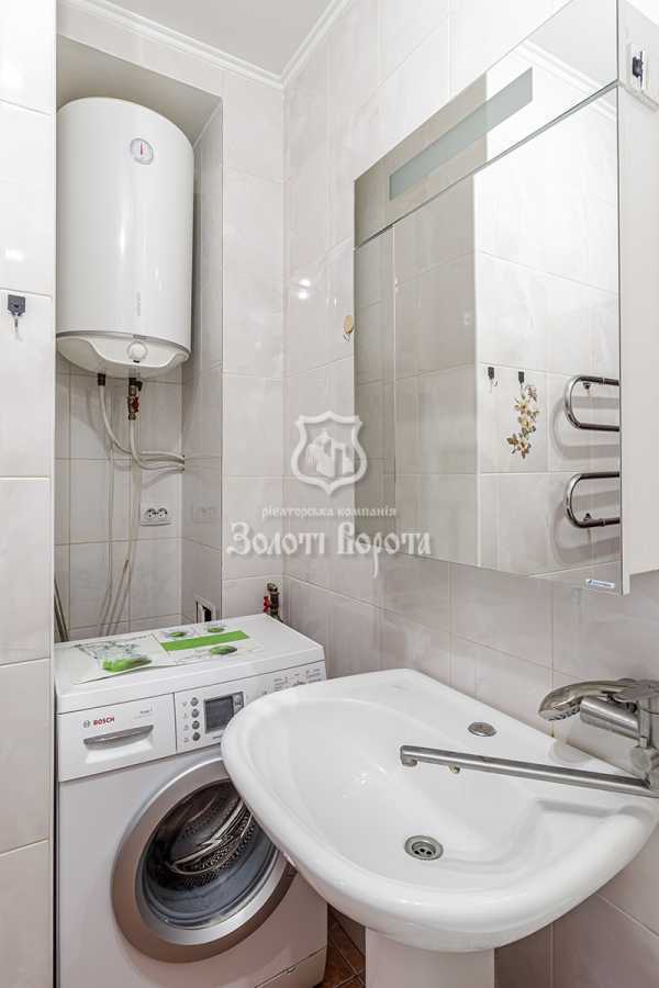 Продаж 2-кімнатної квартири 54.6 м², Петра Дорошенка вул., 9