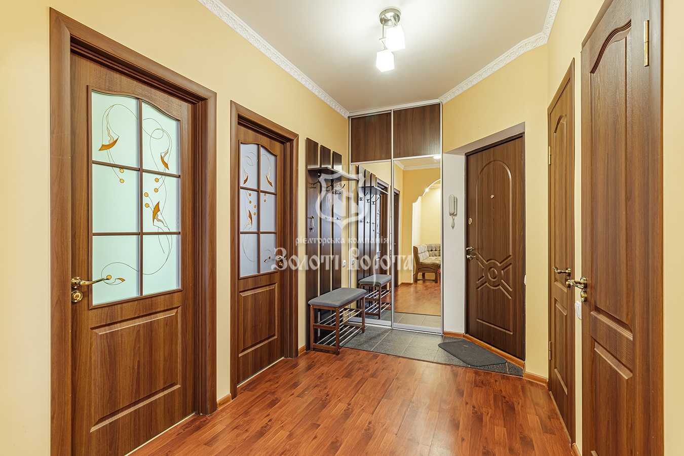 Продаж 2-кімнатної квартири 54.6 м², Петра Дорошенка вул., 9