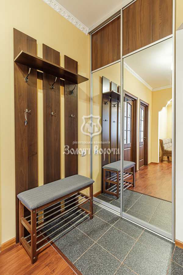 Продаж 2-кімнатної квартири 54.6 м², Петра Дорошенка вул., 9