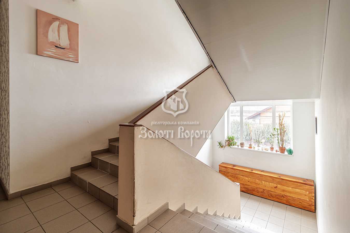 Продаж 2-кімнатної квартири 54.6 м², Петра Дорошенка вул., 9
