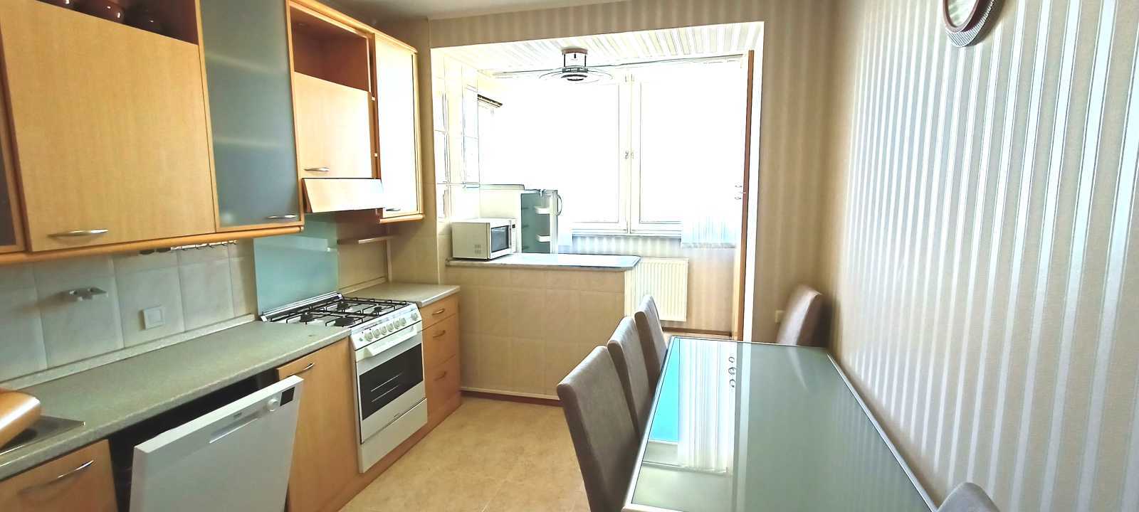 Продаж 3-кімнатної квартири 82 м², Генерала Алмазова вул., 6