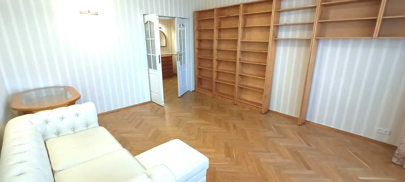 Продаж 3-кімнатної квартири 82 м², Генерала Алмазова вул., 6