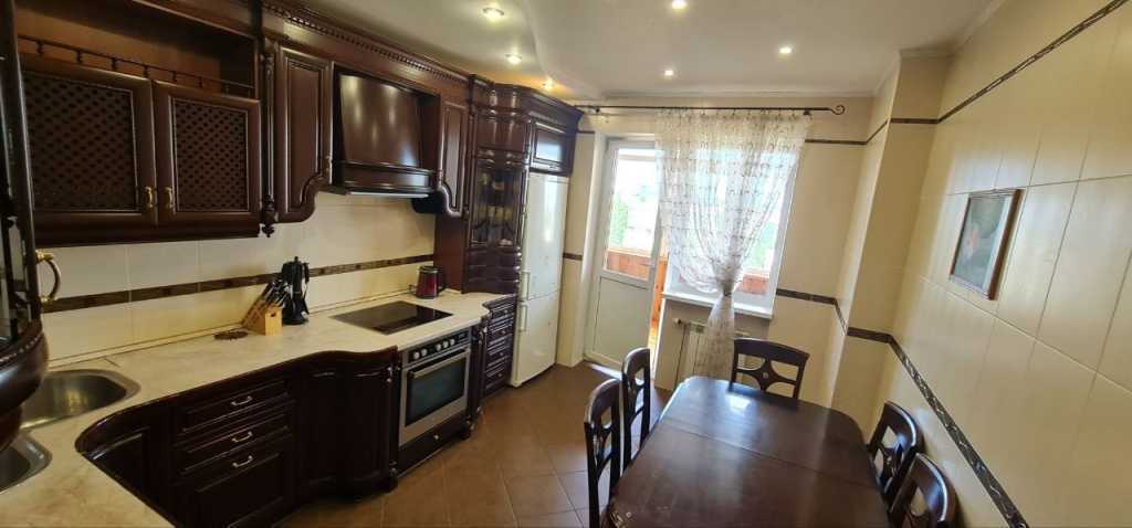 Аренда 2-комнатной квартиры 75 м², Верховного Совета бул., 14Б
