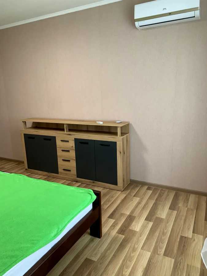 Аренда 2-комнатной квартиры 75 м², Здолбуновская ул., 13