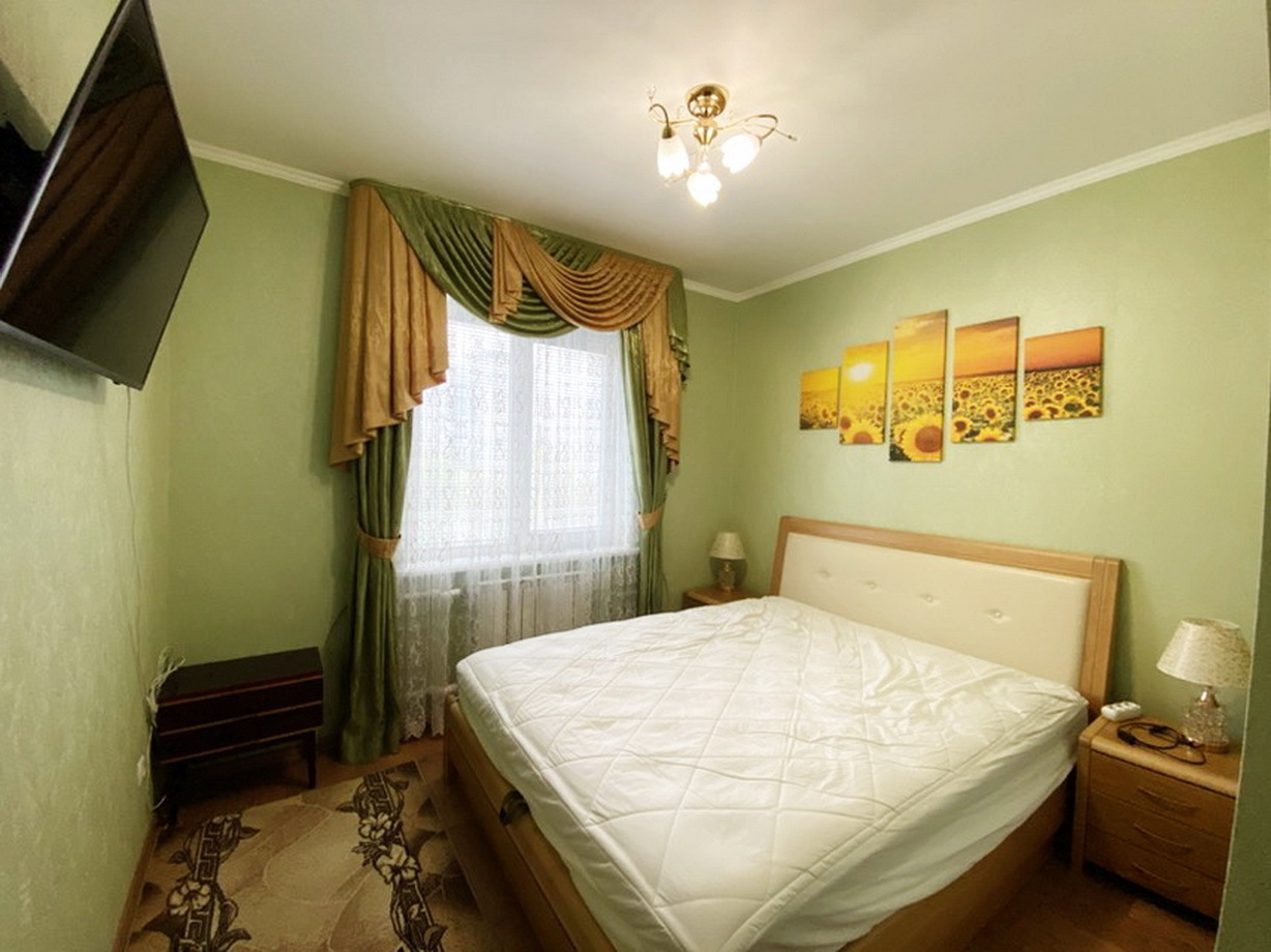 Продажа 4-комнатной квартиры 87 м², Озерная ул.