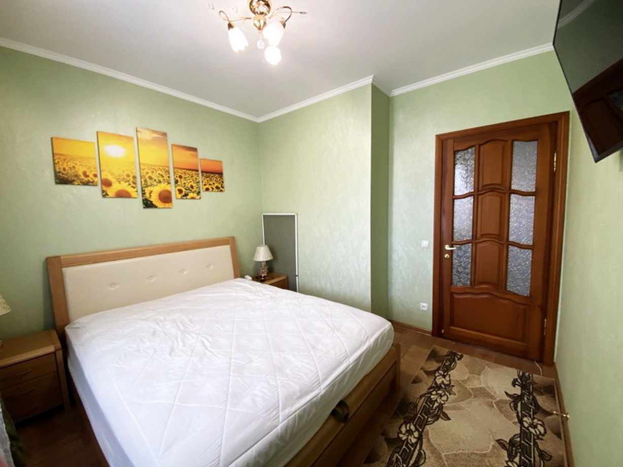 Продажа 4-комнатной квартиры 87 м², Озерная ул.