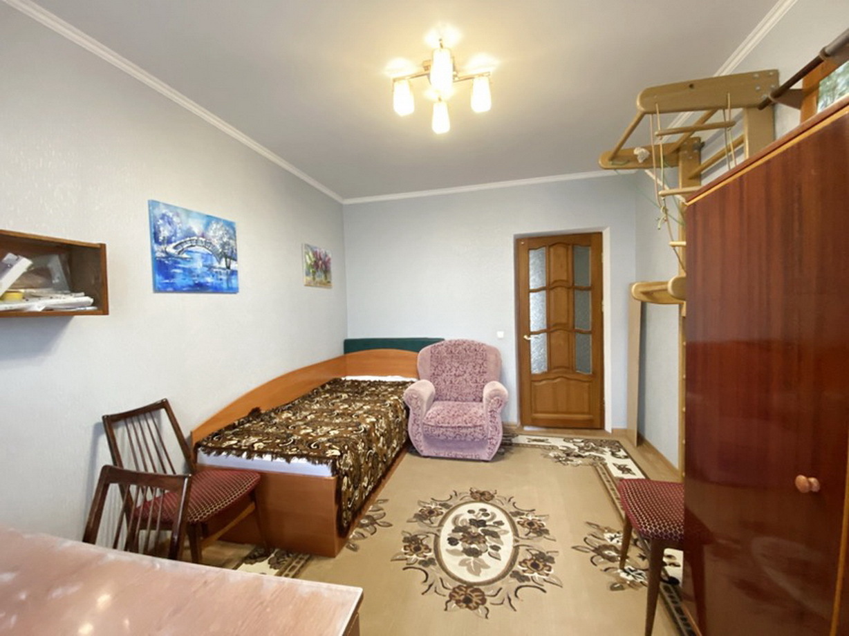 Продажа 4-комнатной квартиры 87 м², Озерная ул.