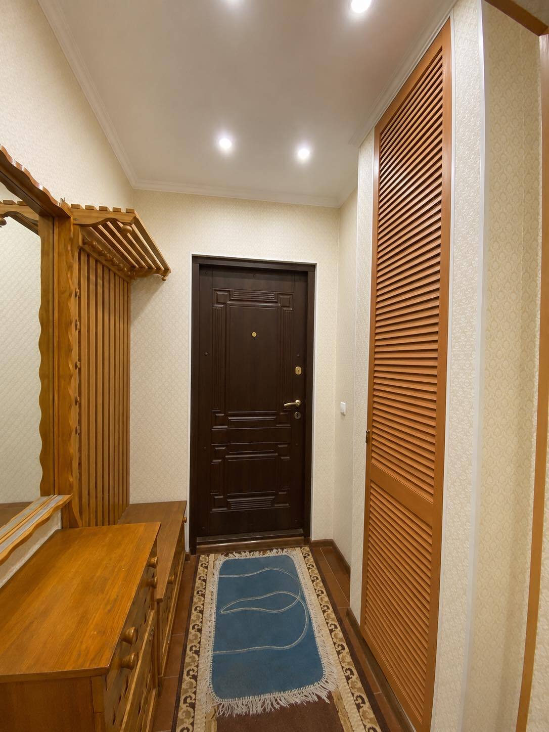 Продажа 4-комнатной квартиры 87 м², Озерная ул.