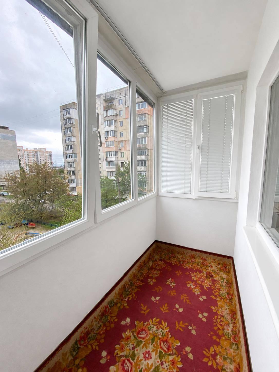 Продажа 4-комнатной квартиры 87 м², Озерная ул.