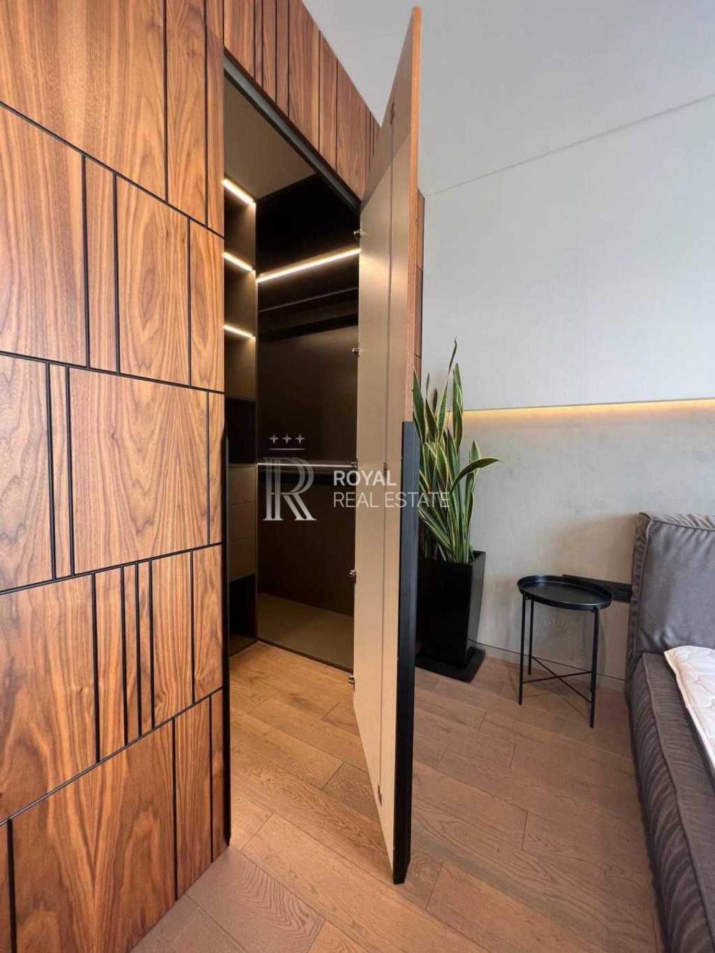 Продаж 2-кімнатної квартири 56 м², Предславинська вул., 53
